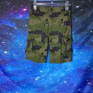 Shaun White- Green Cargo Shorts size 10